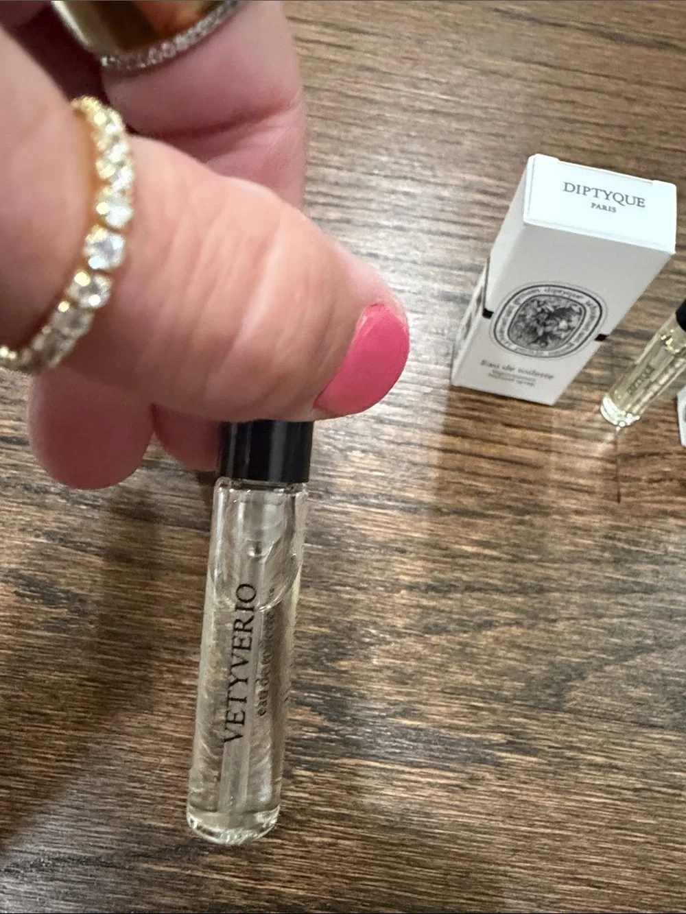 diptyque White Canvas Drawstring Pouch with Black Logo and 3 Sample Vials
